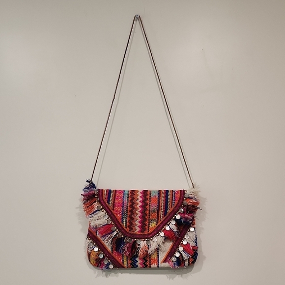 Steve Madden Embroidered Multicolor Envelope Cross Body Bag With Chain Strap - Picture 3 of 8